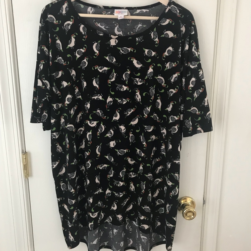 Pre- owned LulaRoe Classic T Bird print size M